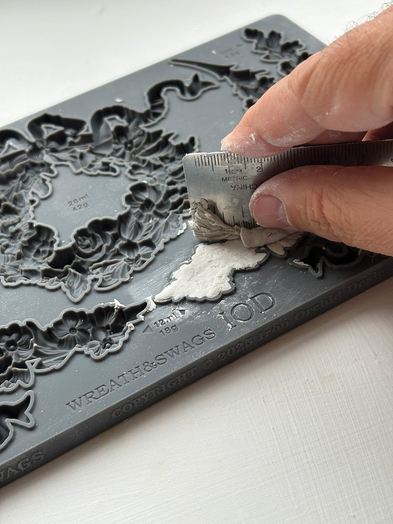 Wreath & Swags IOD Decor Mould - DEJA VU BOUTIK