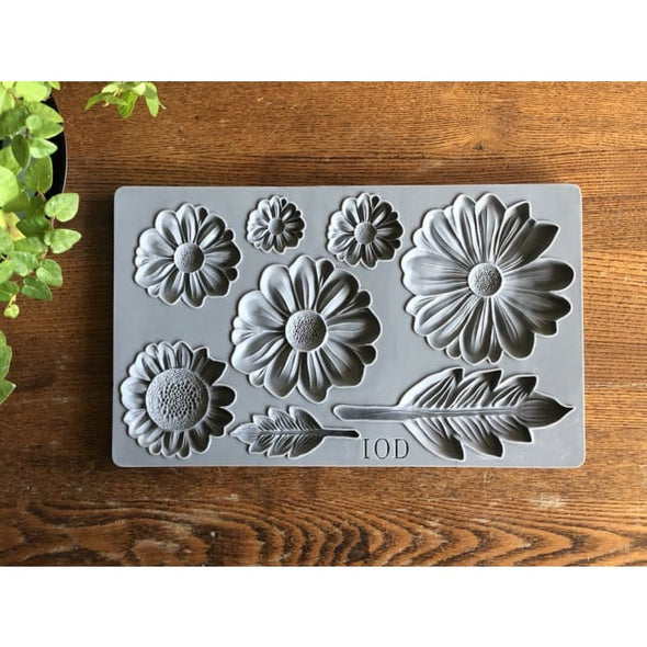 He Loves Me Decor Mould | MOULDS | $28.00